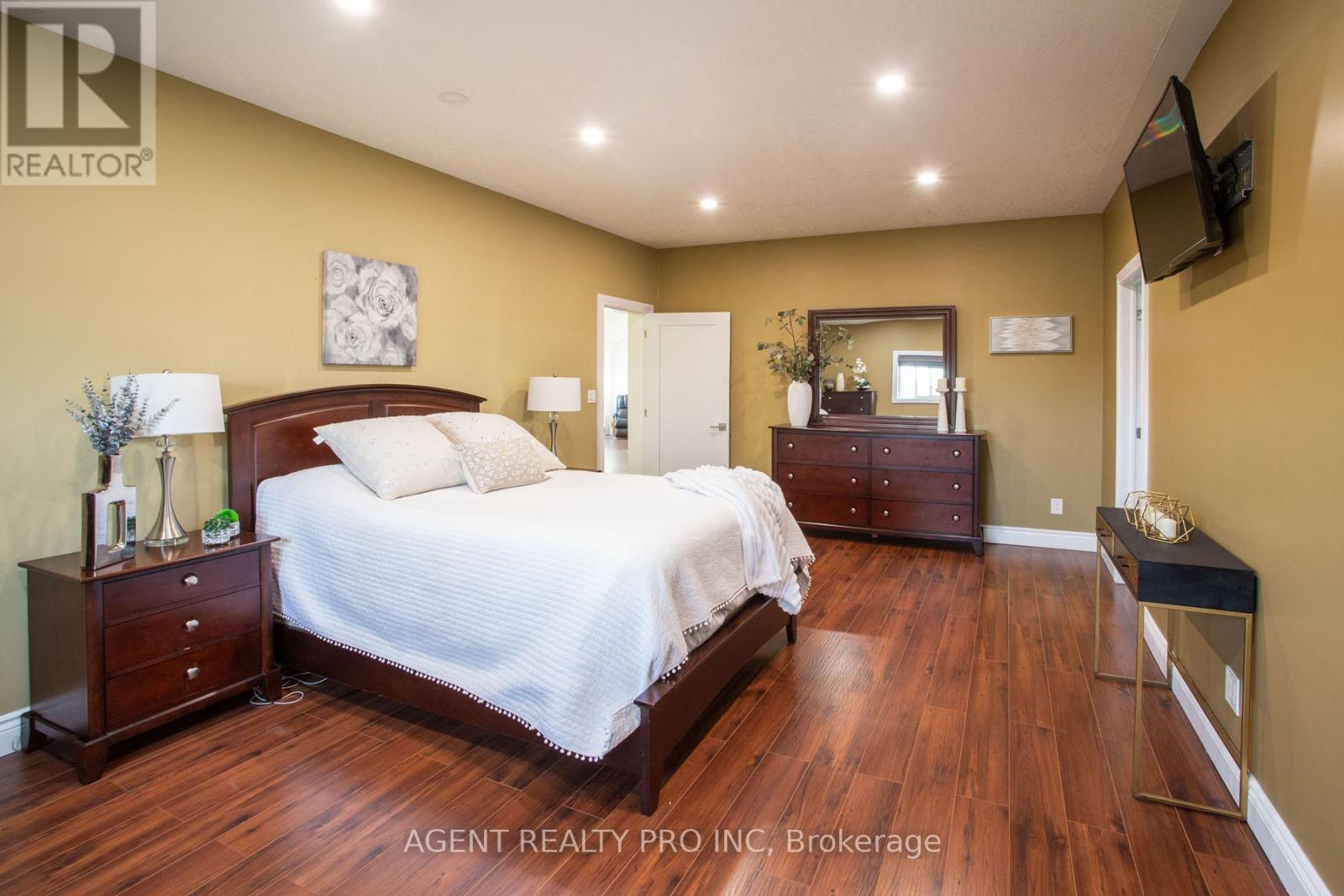 6571 CARROLL DRIVE - 41
