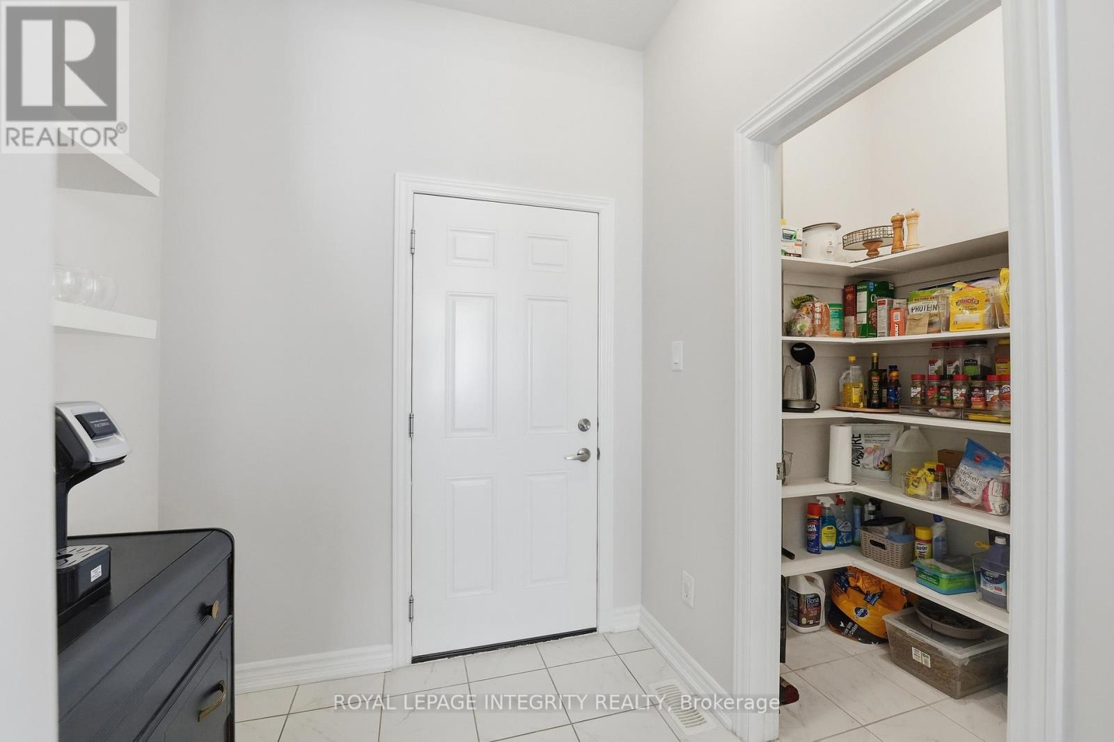 3 Bed, 3 Bath House for Sale in Ottawa – 193 EQUITATION CIRCLE, Ottawa – MLS# X13164108 - Image 12