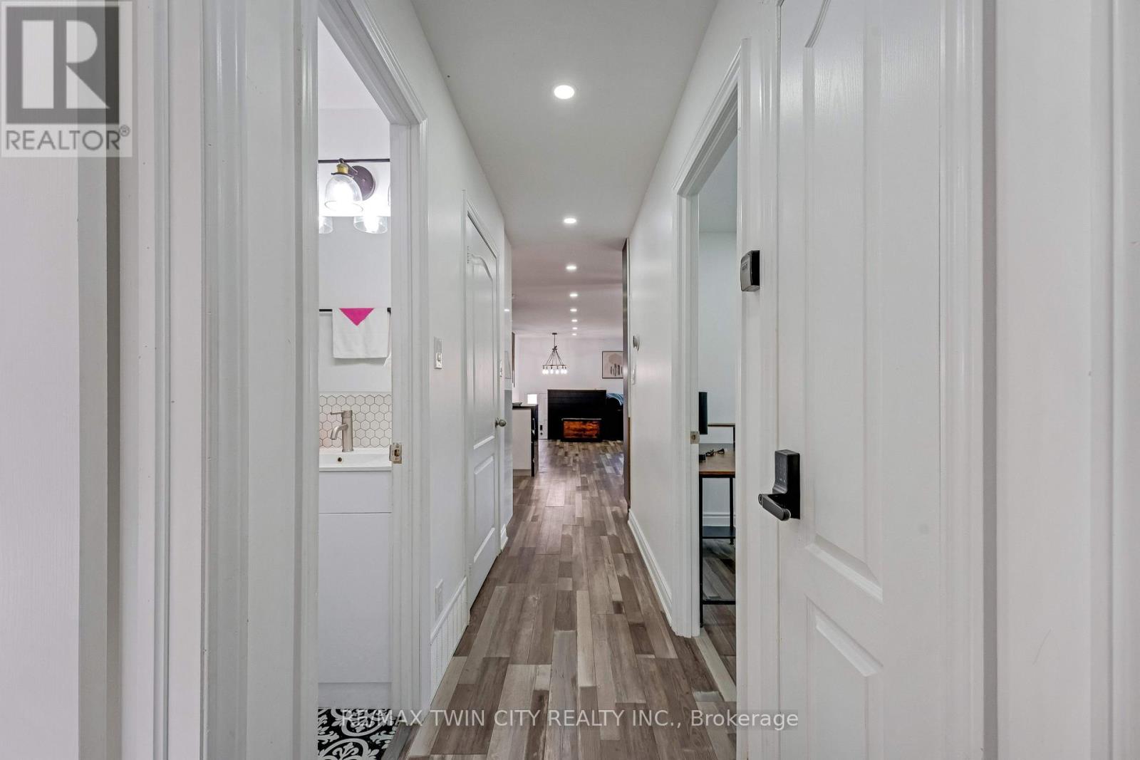 193 WESTHEIGHTS DRIVE - 16