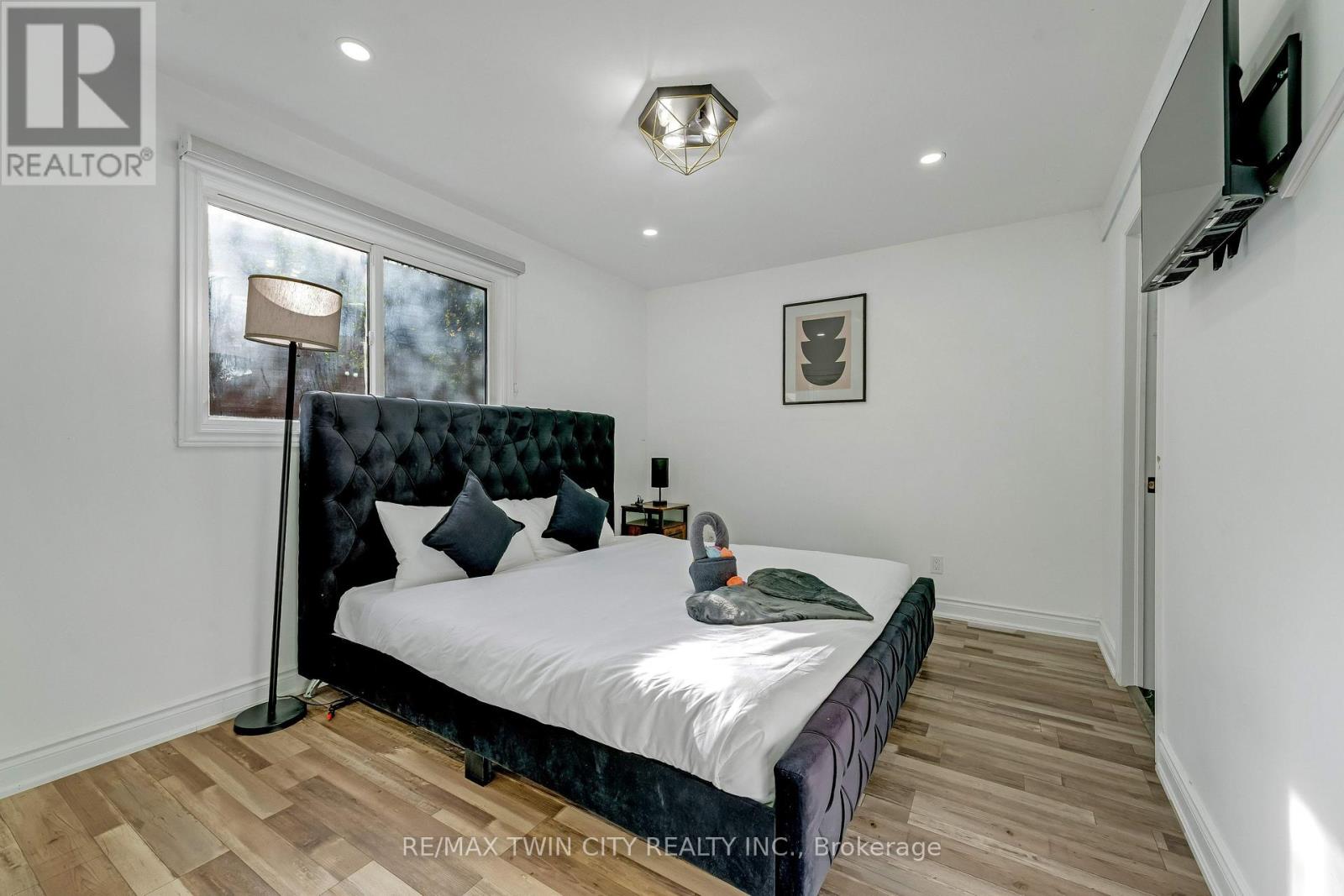 193 WESTHEIGHTS DRIVE - 23