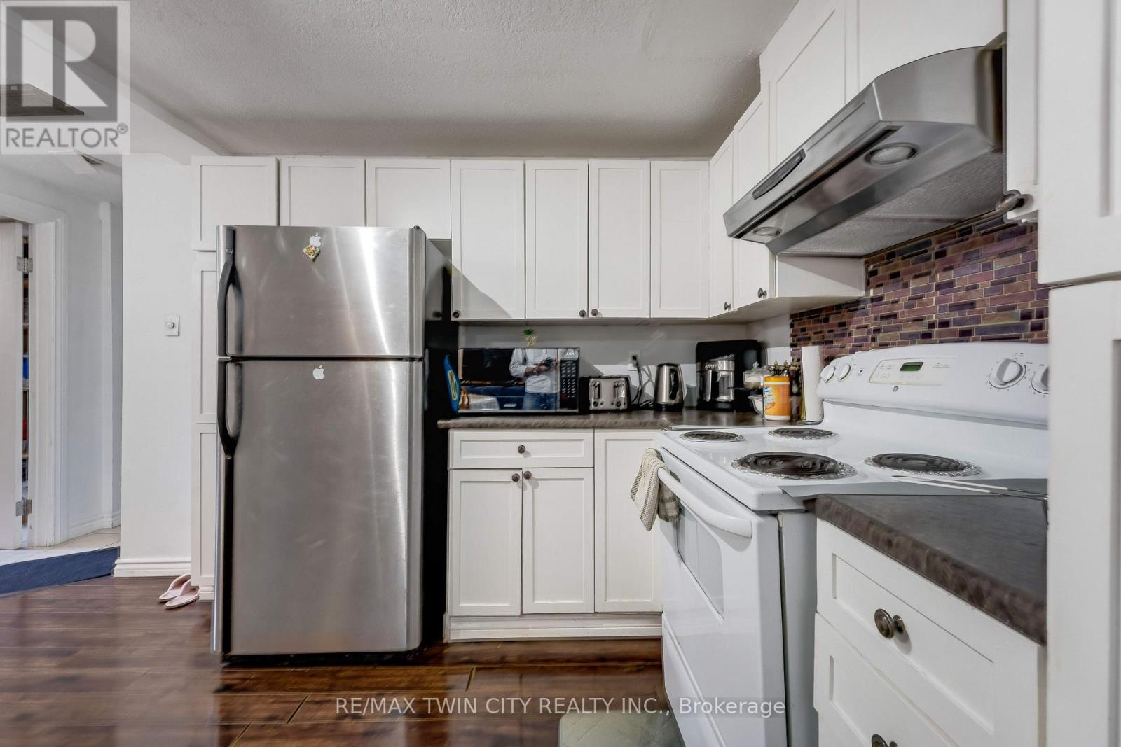 193 WESTHEIGHTS DRIVE - 33