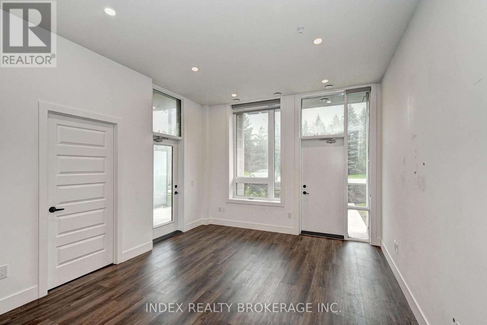 #108 26 LOWES STREET - 10