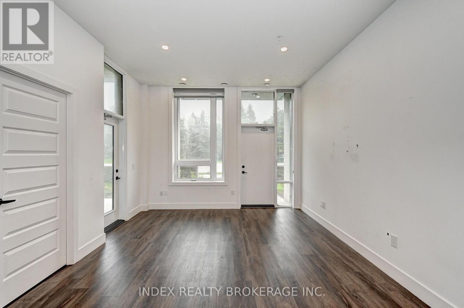 #108 26 LOWES STREET - 11