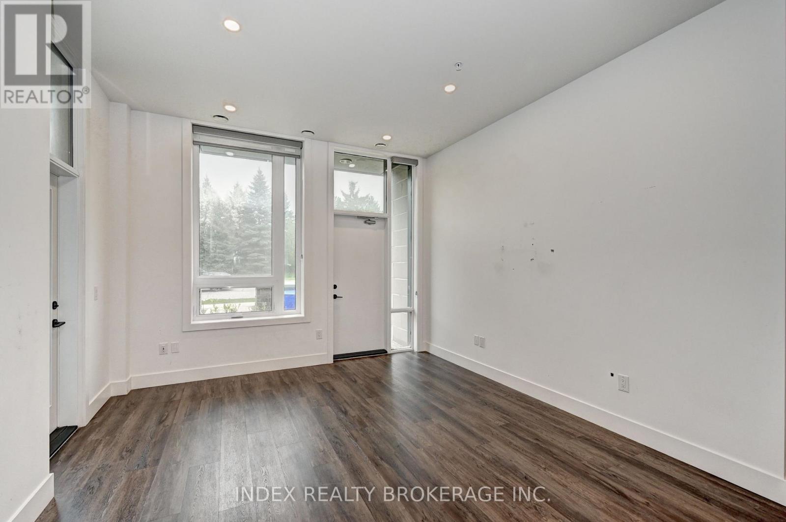 #108 26 LOWES STREET - 12