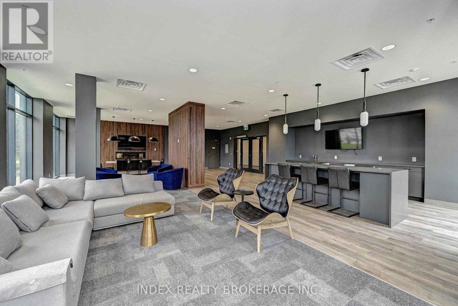 #108 26 LOWES STREET - 37