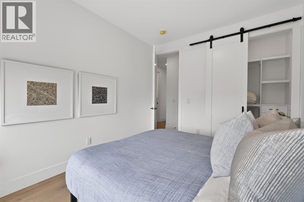 2506 20 Street SW - 19