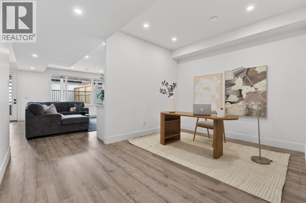 2506 20 Street SW - 22