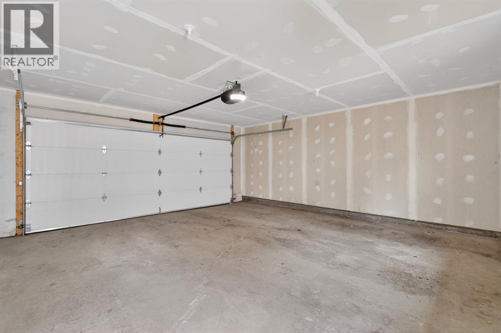 2506 20 Street SW - 25