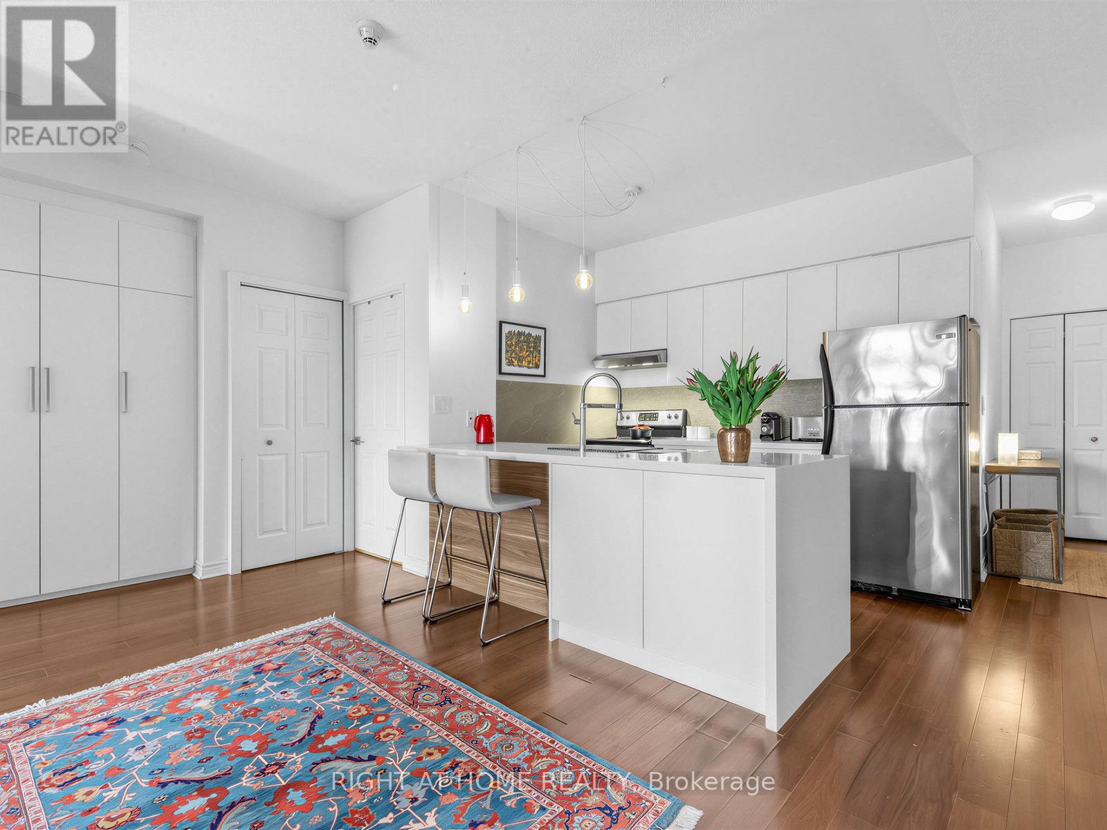 #406 11 CHRISTIE STREET - 14