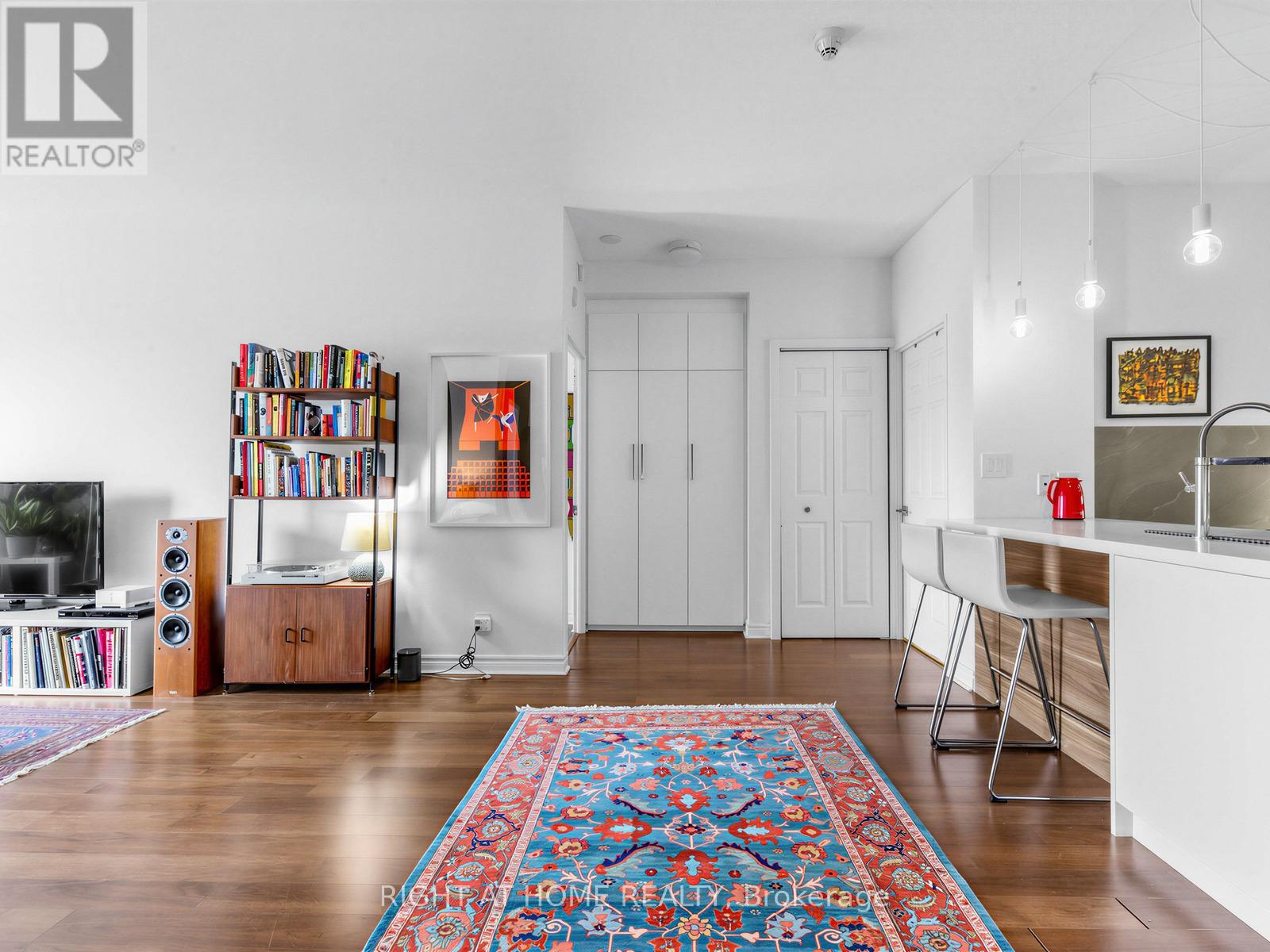 #406 11 CHRISTIE STREET - 20