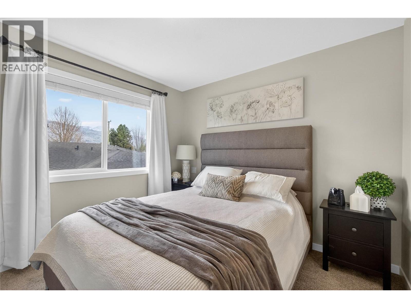 #9 2081 11 Avenue NE - 13