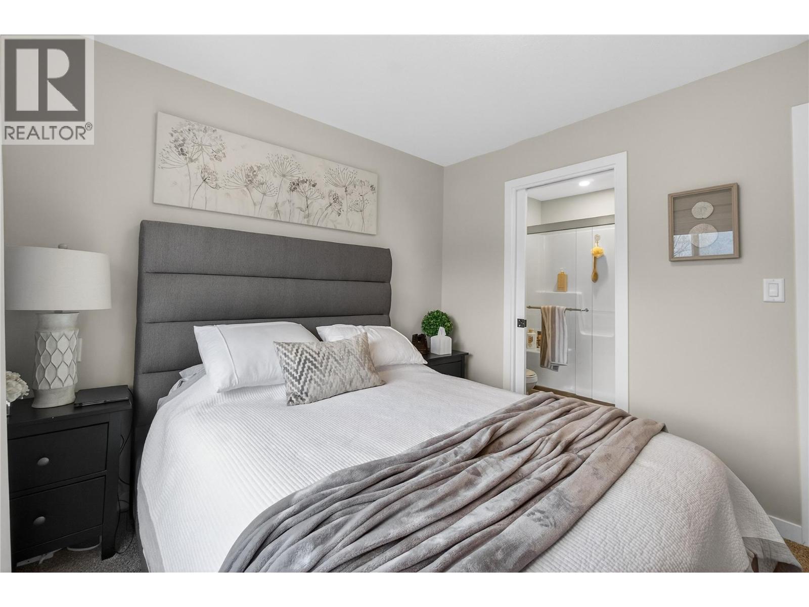 #9 2081 11 Avenue NE - 15