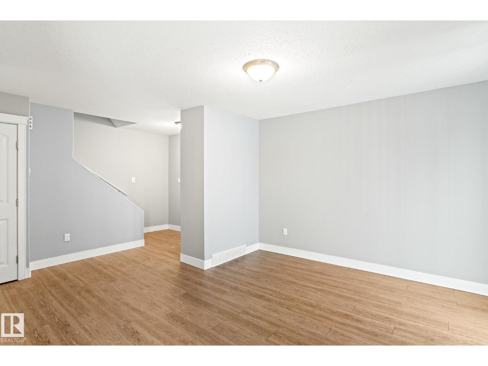 914 9 ST - 12