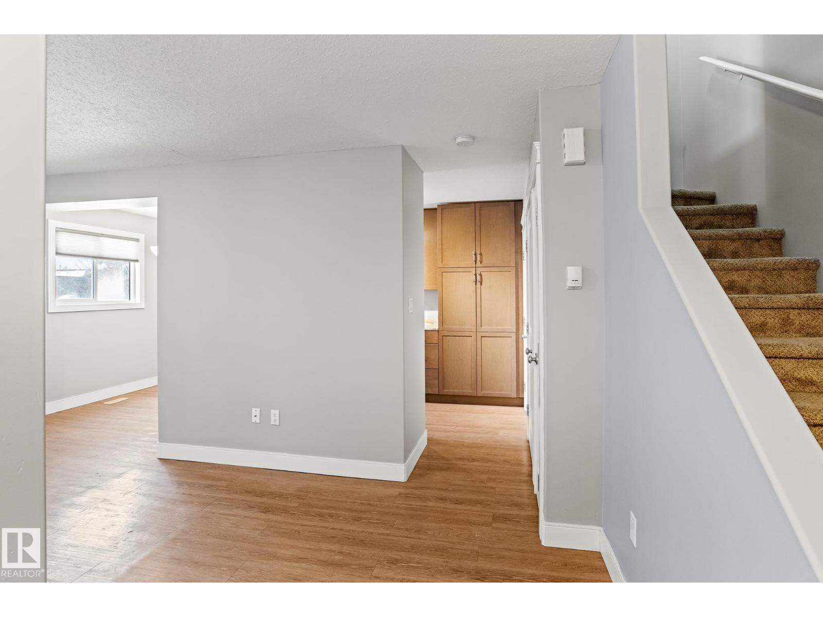 914 9 ST - 8