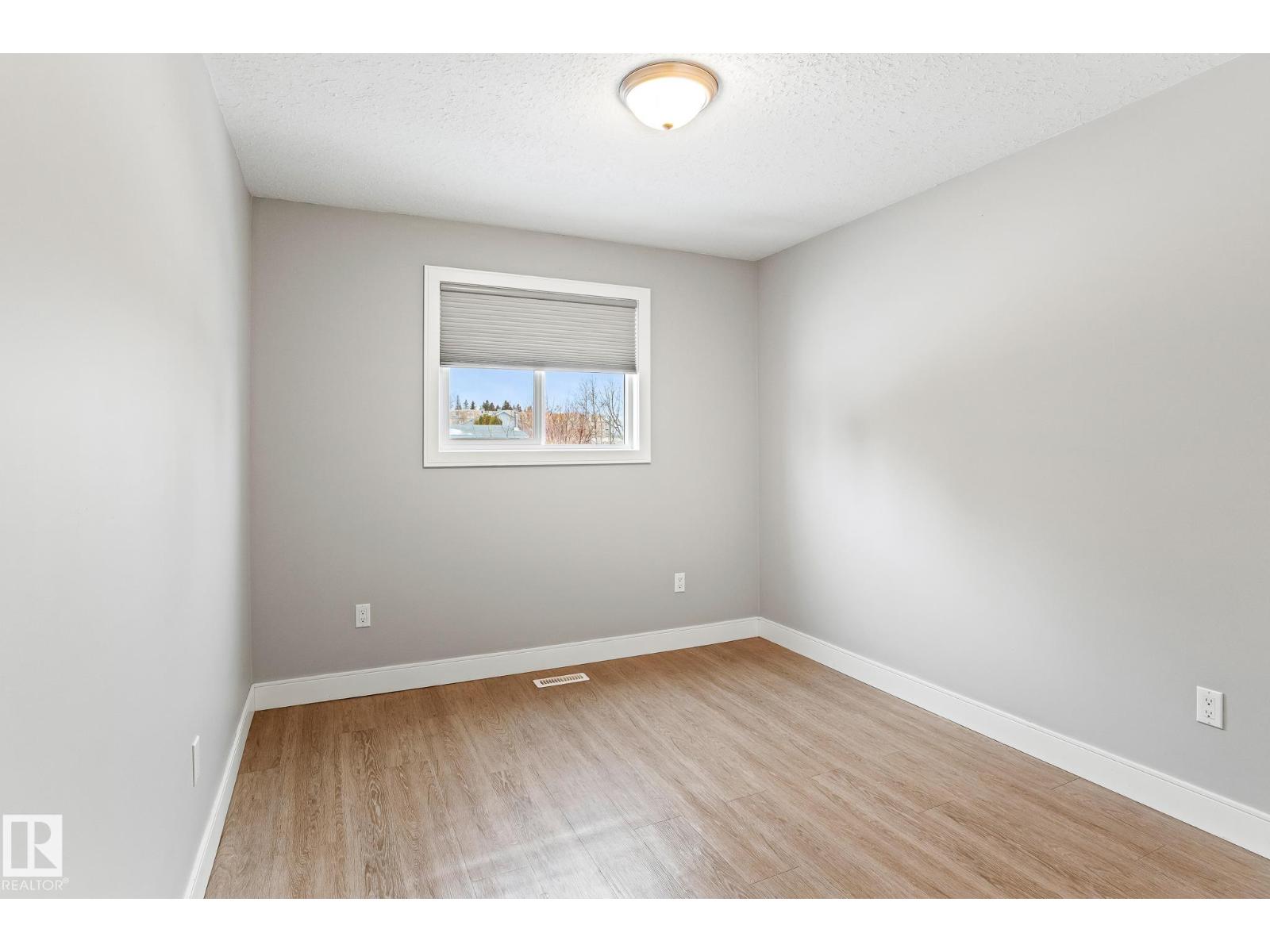 914 9 ST - 17