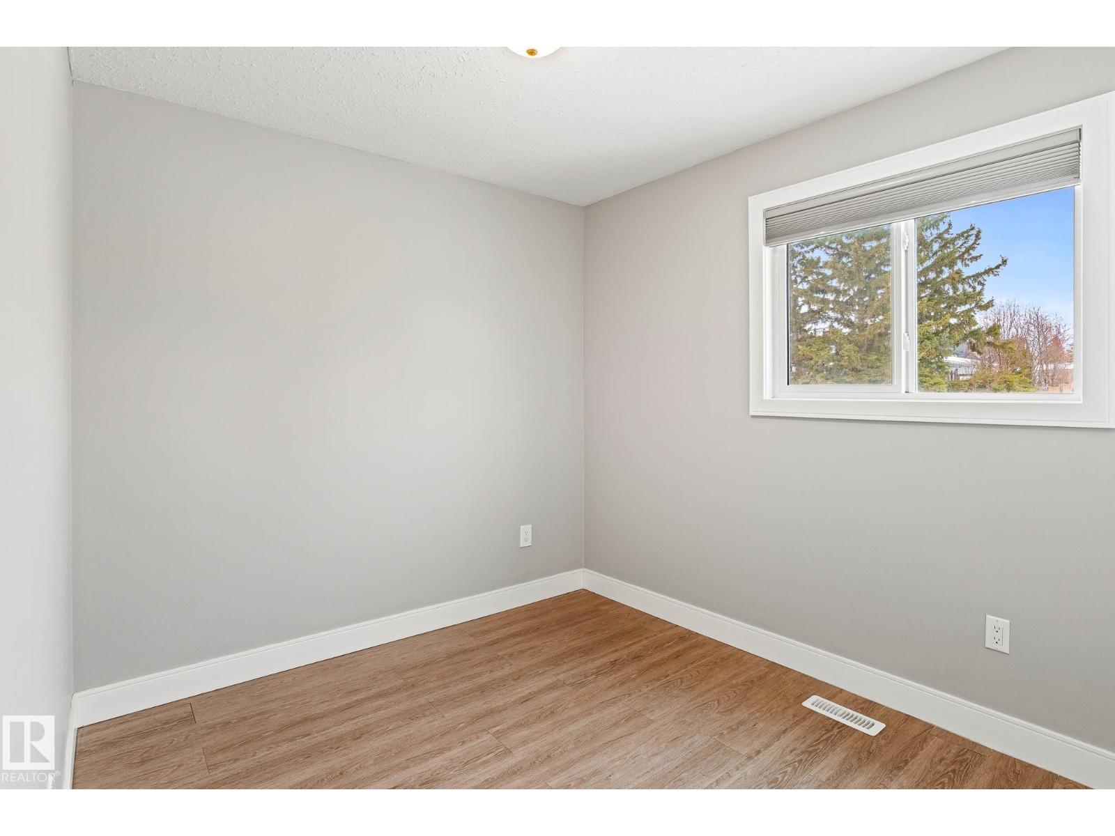 914 9 ST - 19