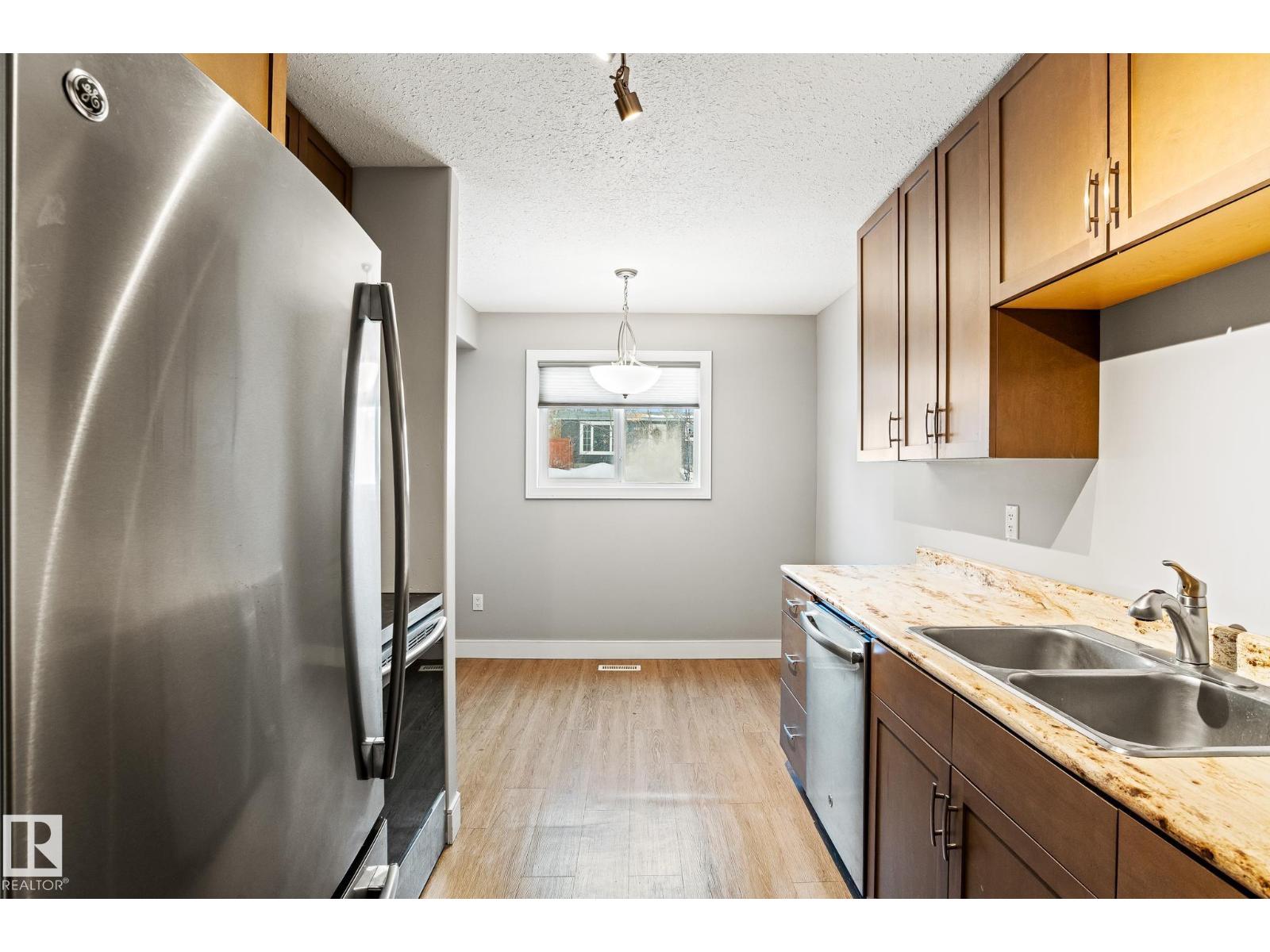 914 9 ST - 15