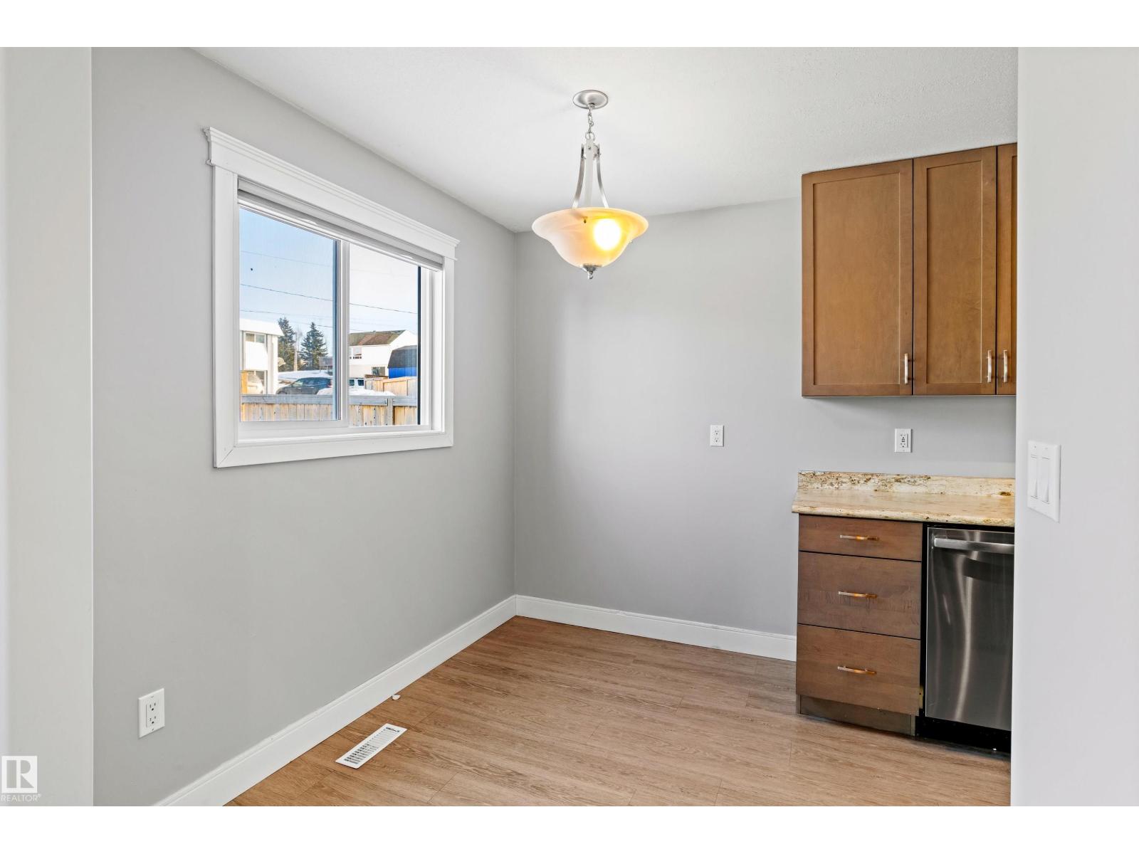 914 9 ST - 32