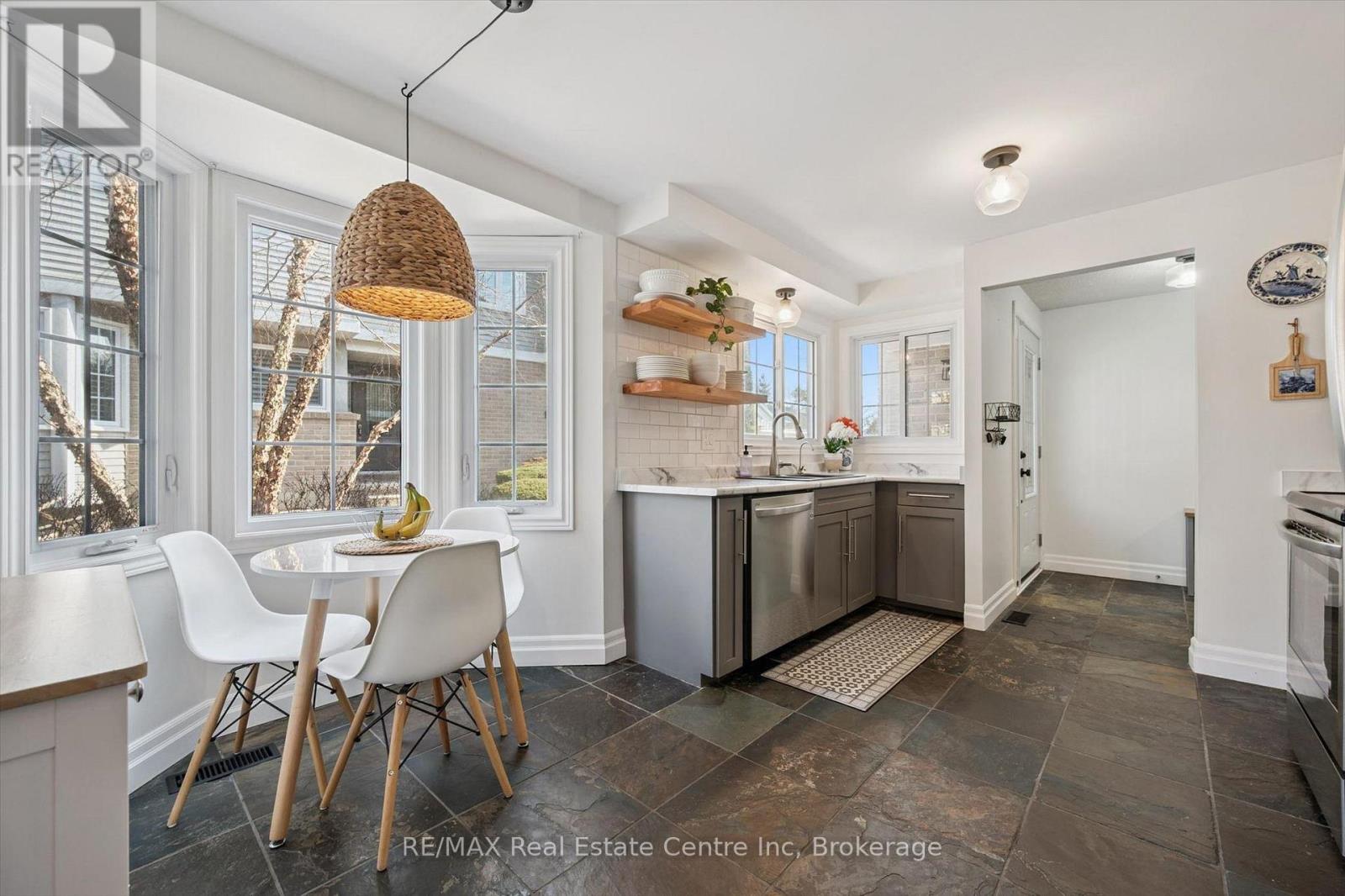 #3 106 WOODLAWN ROAD E - 5