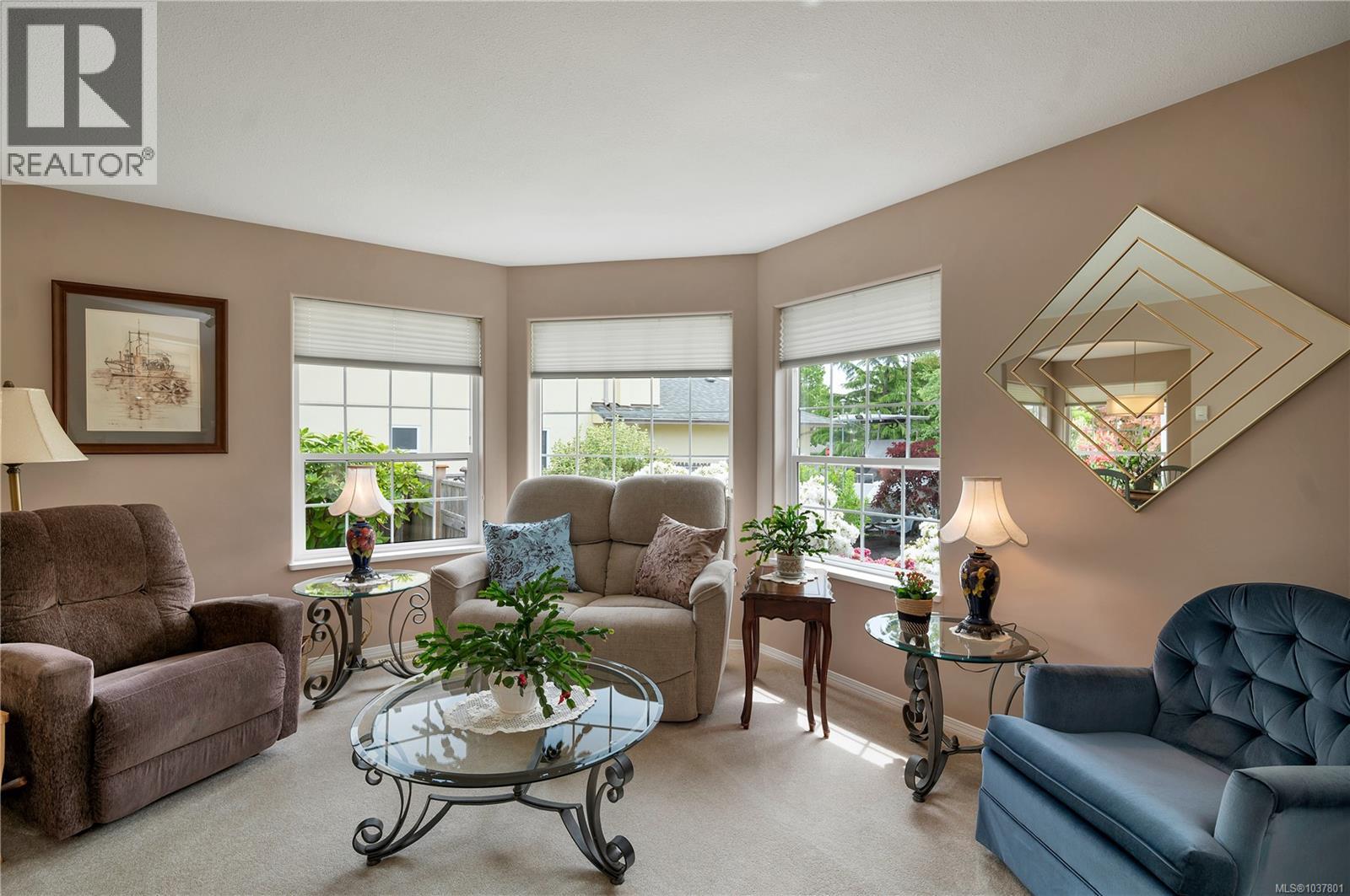 658 Windsor Pl - 4