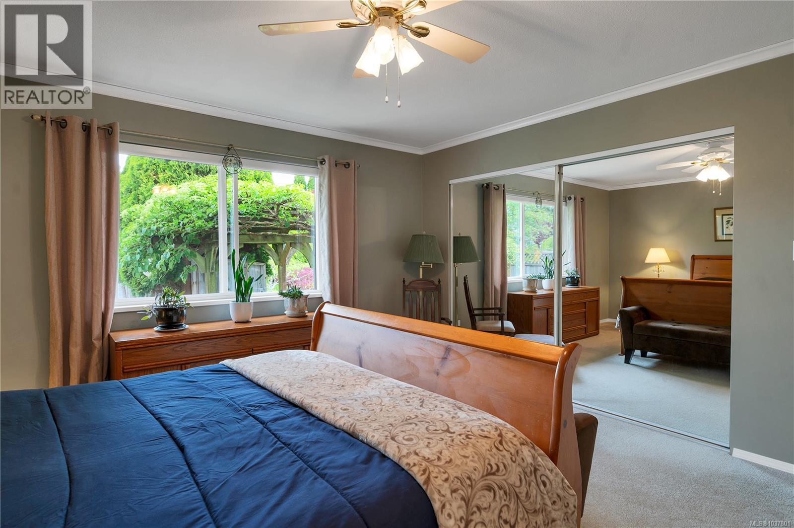 658 Windsor Pl, Campbell River