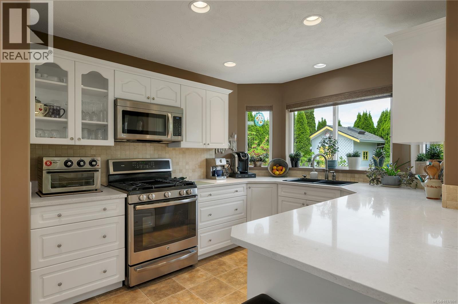 658 Windsor Pl, Campbell River