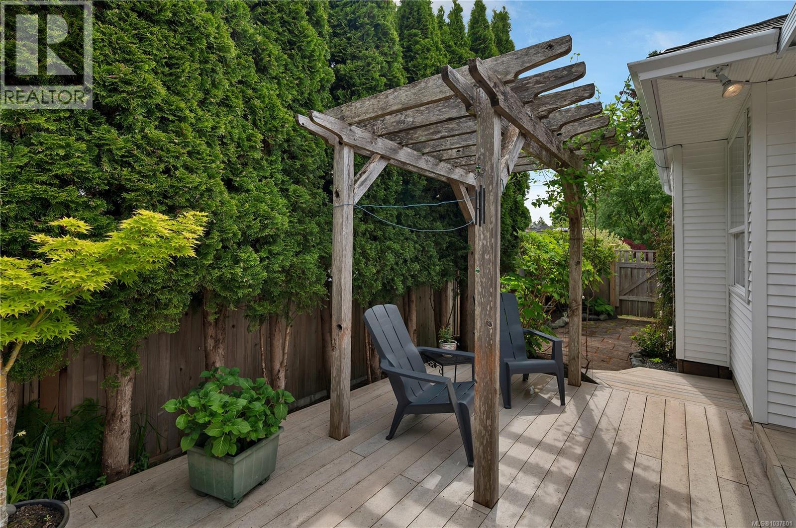 658 Windsor Pl, Campbell River