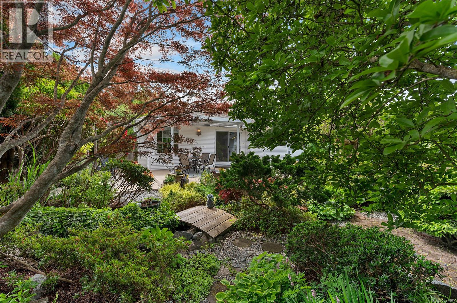 658 Windsor Pl, Campbell River