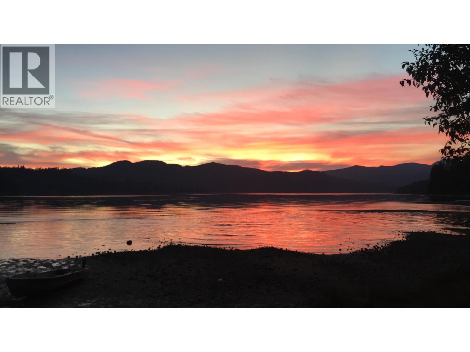 6279-6283 SECHELT INLET ROAD, Sechelt