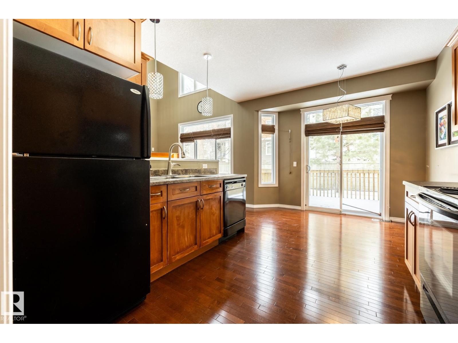 11622 11 AV SW - 5