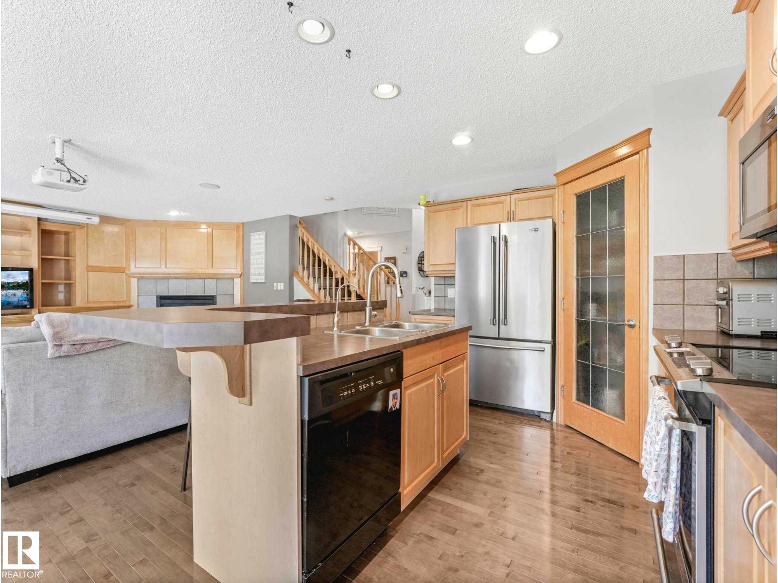 125 ERIN RIDGE DR - 18