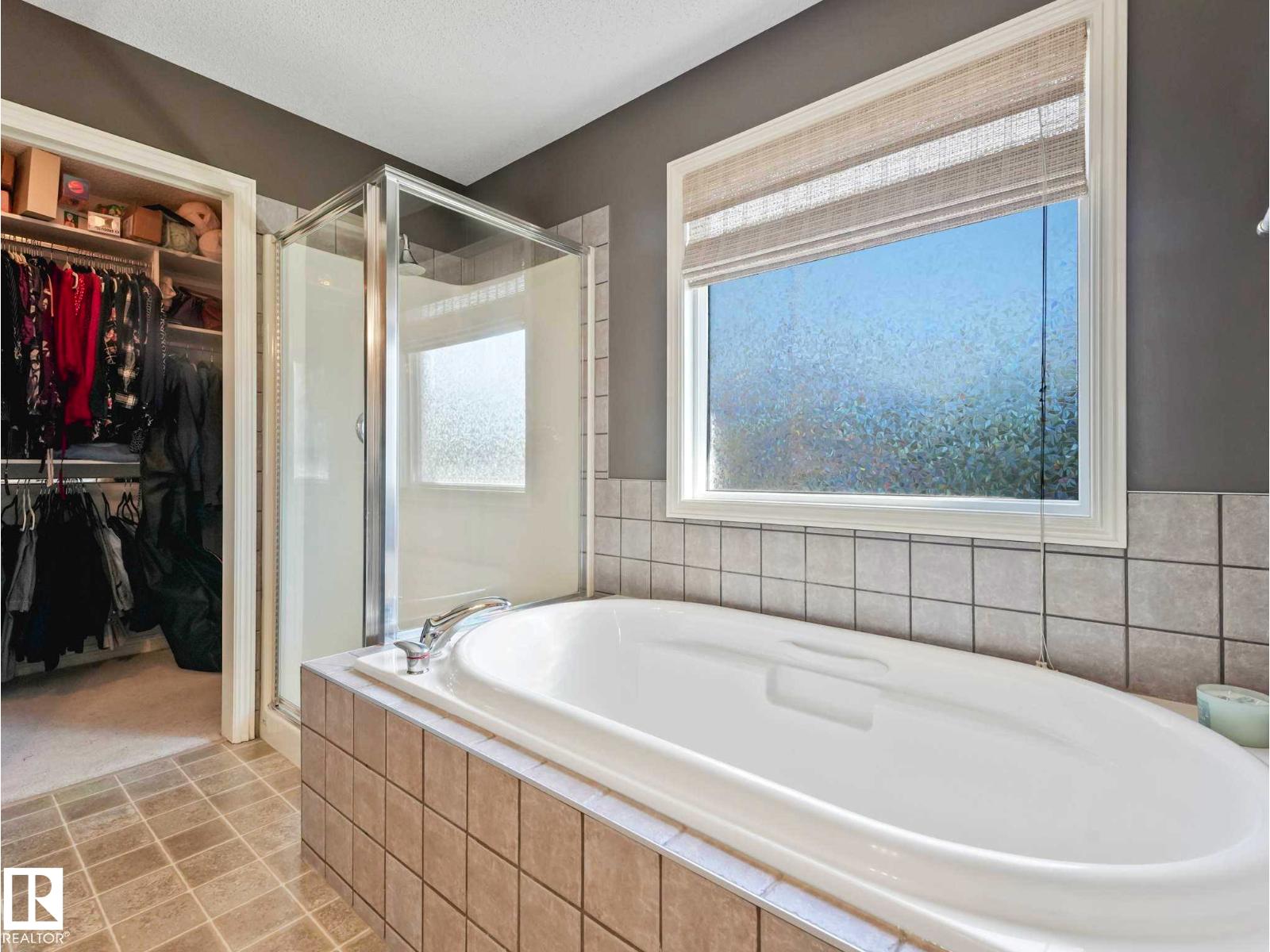125 ERIN RIDGE DR - 39