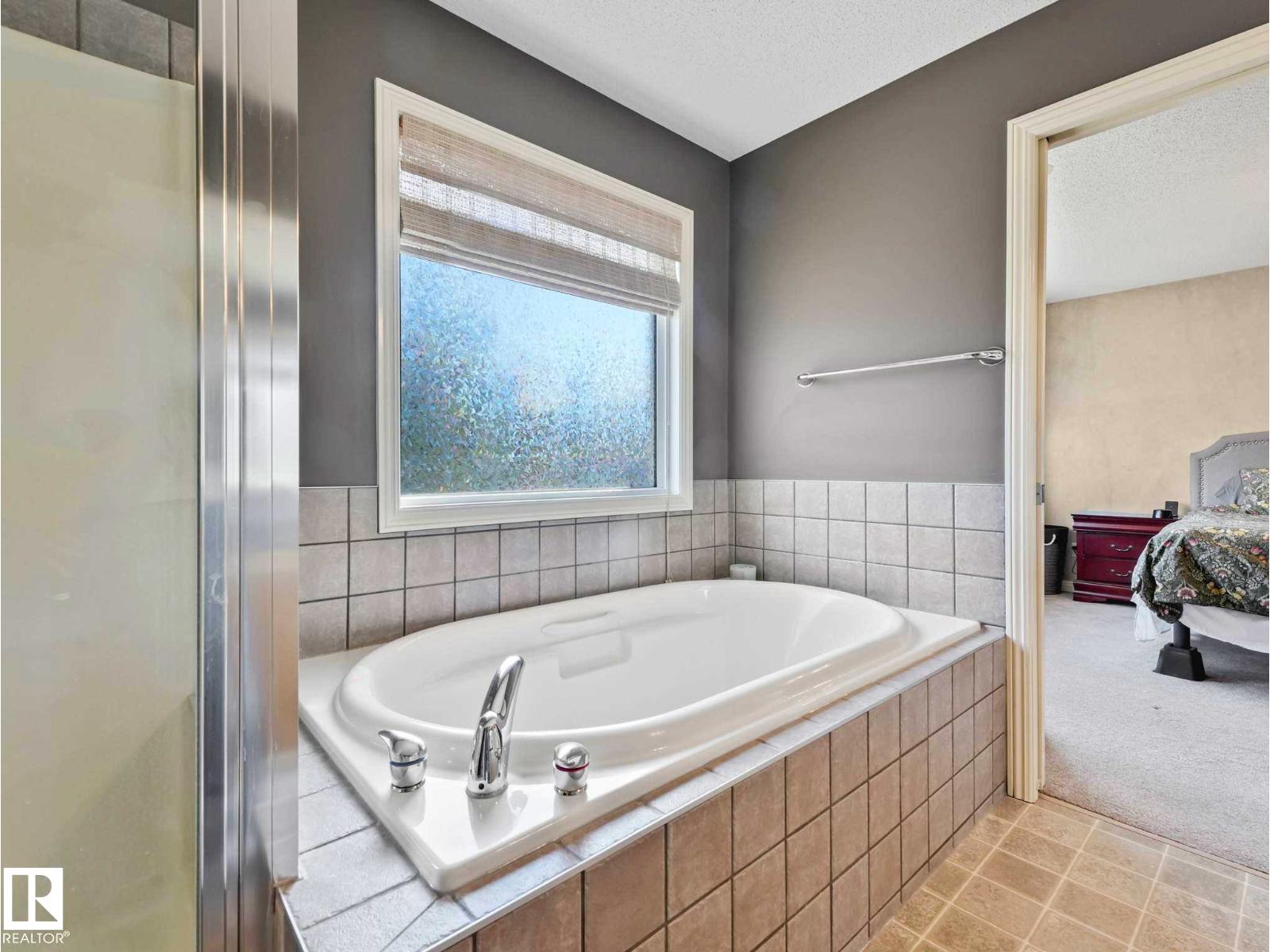 125 ERIN RIDGE DR - 40