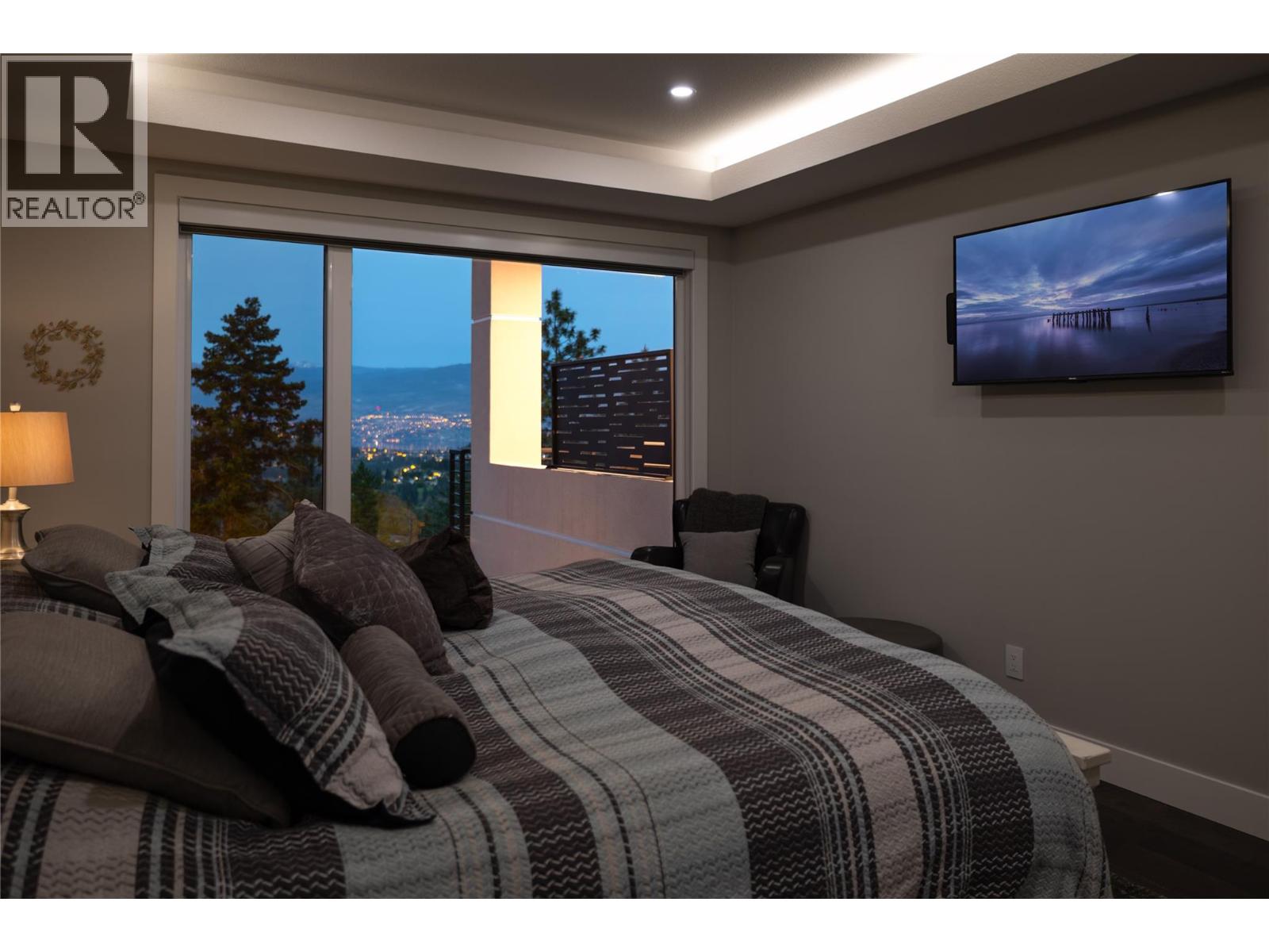 2501 Tallus Heights Drive - 28