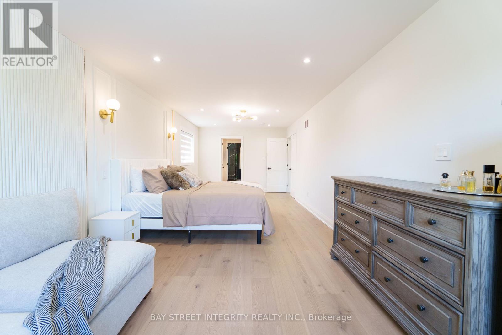 2247 RODICK ROAD - 14