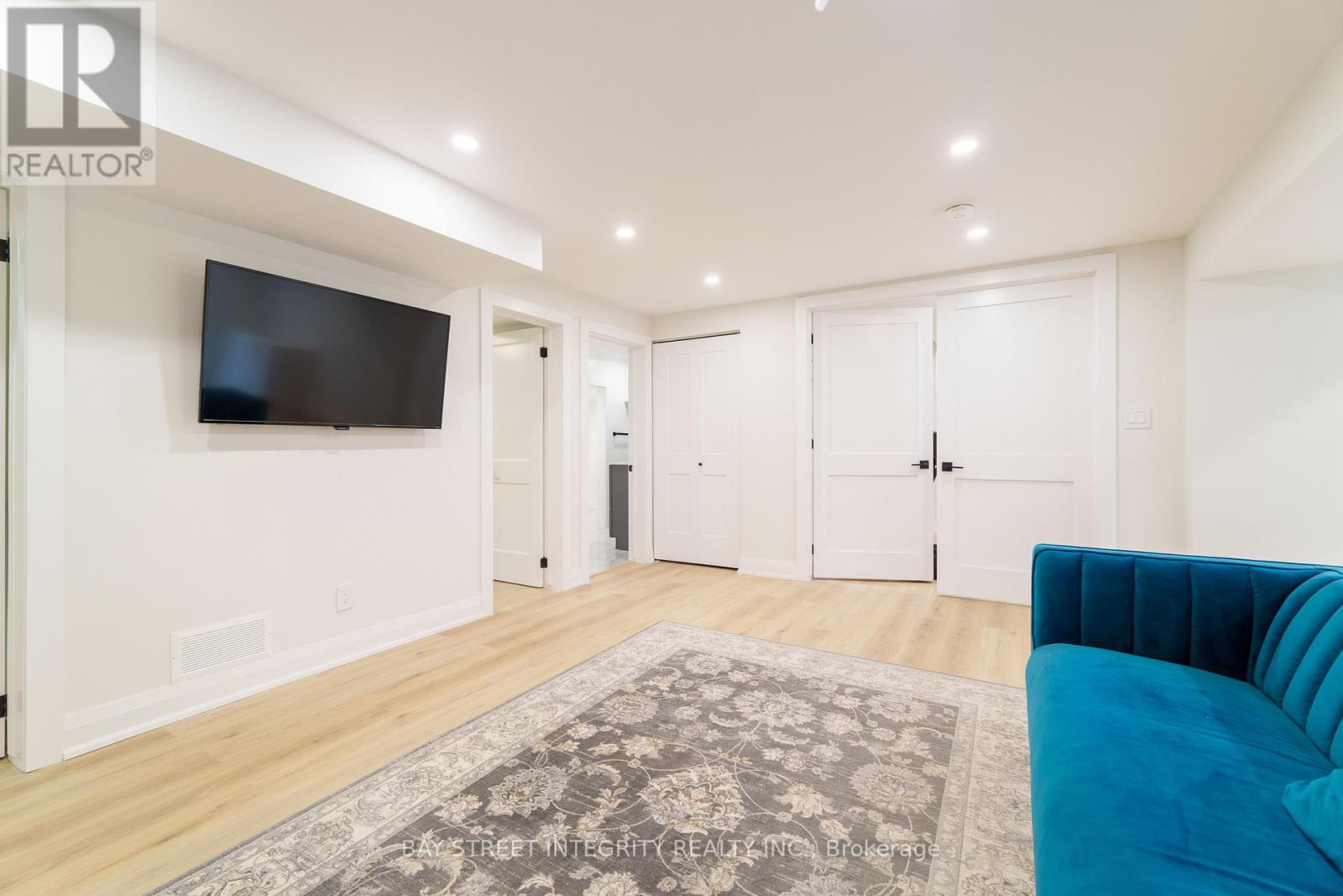 2247 RODICK ROAD - 26
