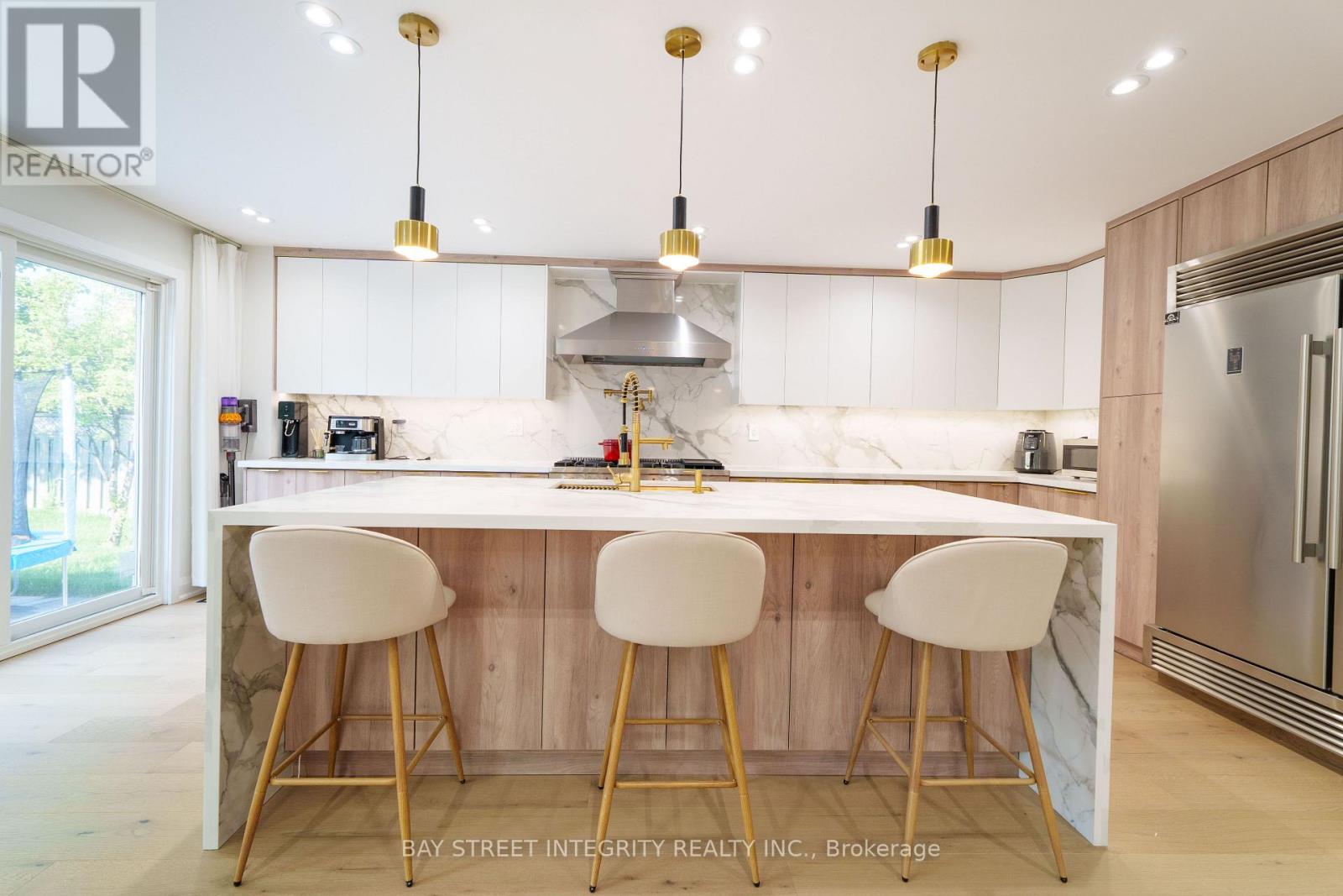 2247 RODICK ROAD - 9