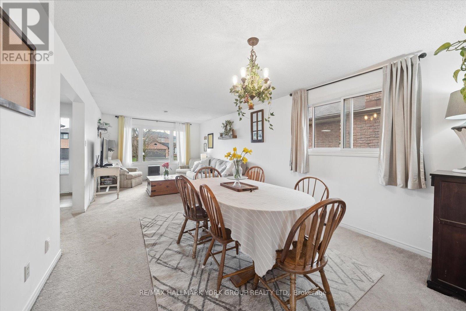 41 LAURENTIAN LANE - 13