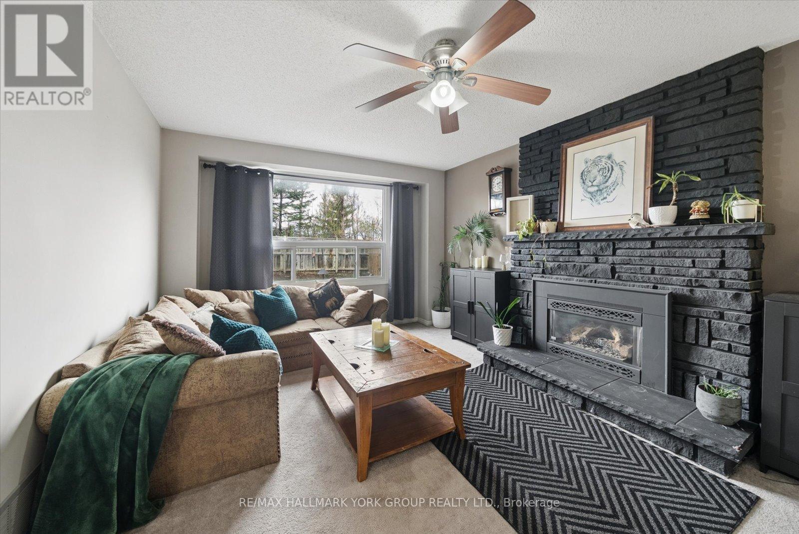41 LAURENTIAN LANE - 20