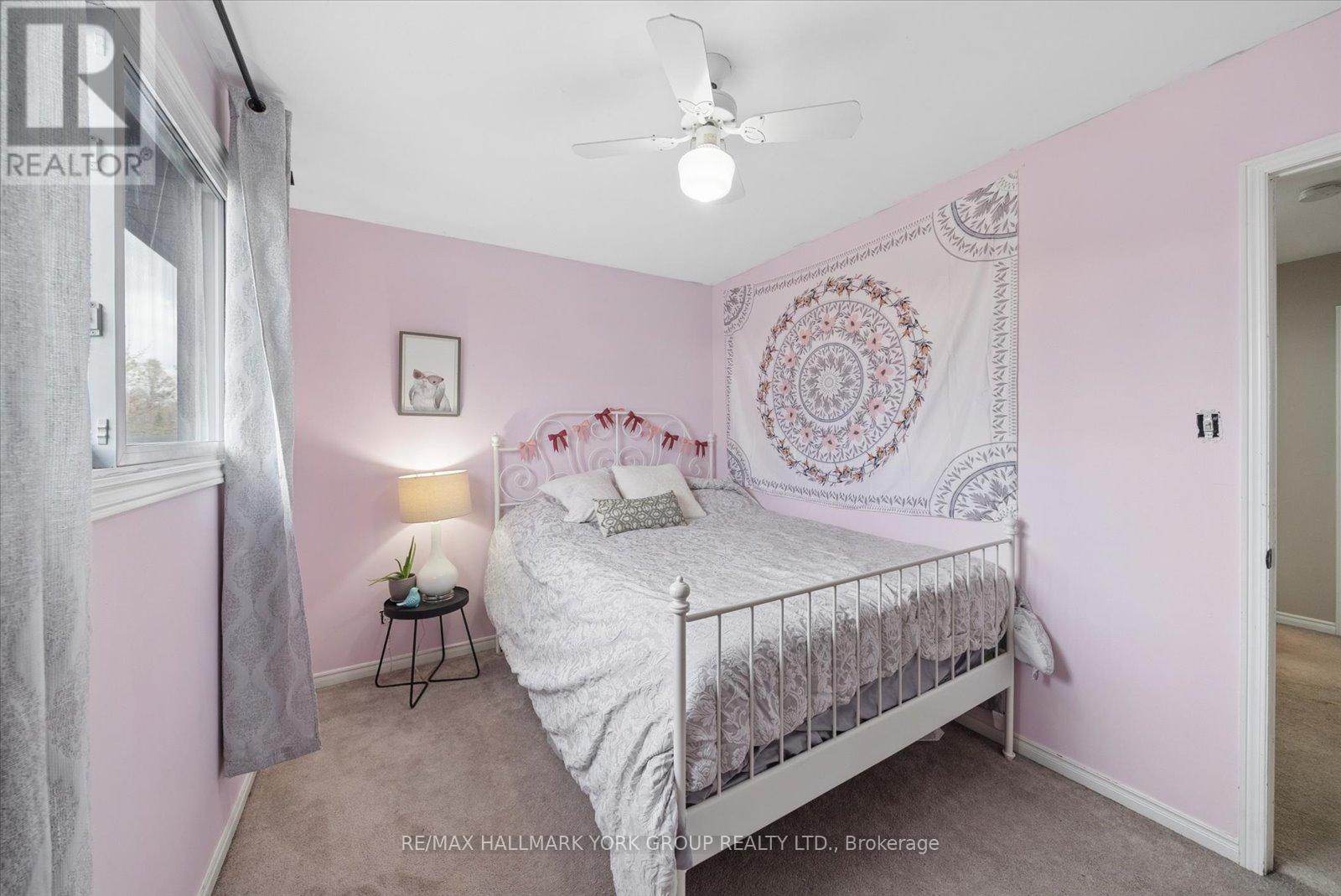 41 LAURENTIAN LANE - 35