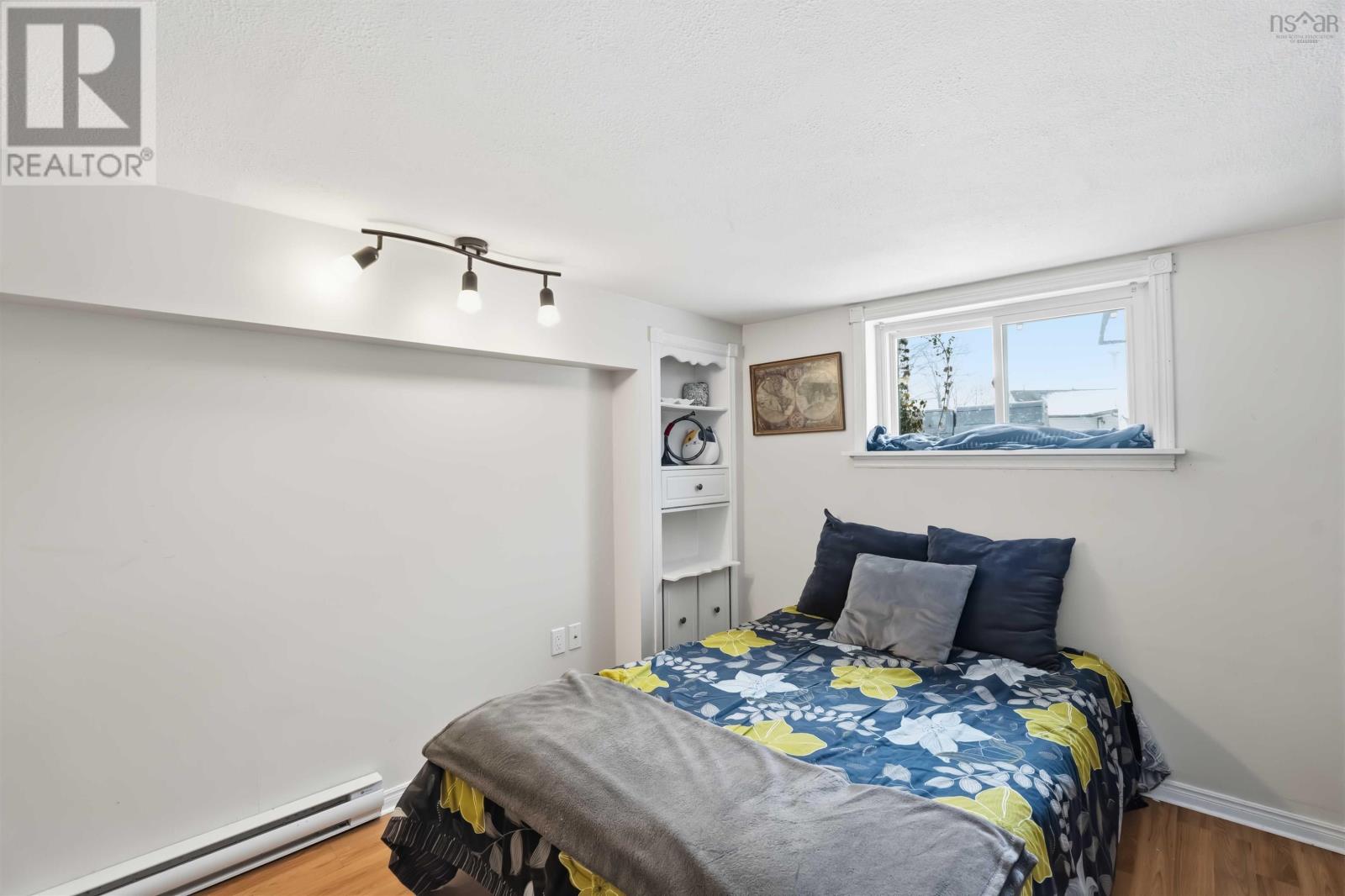 33 Henshaw Drive - 24