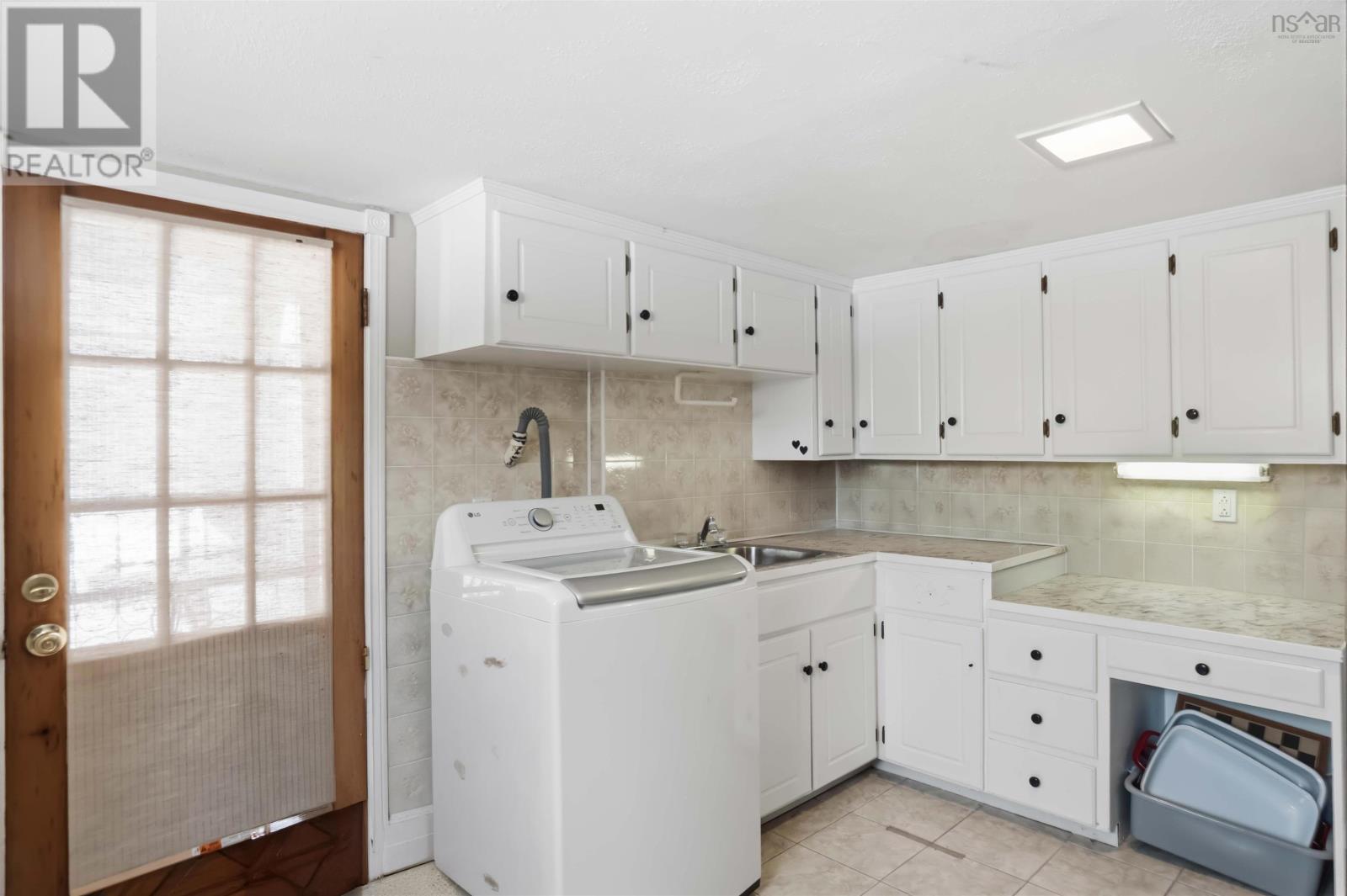 33 Henshaw Drive - 23