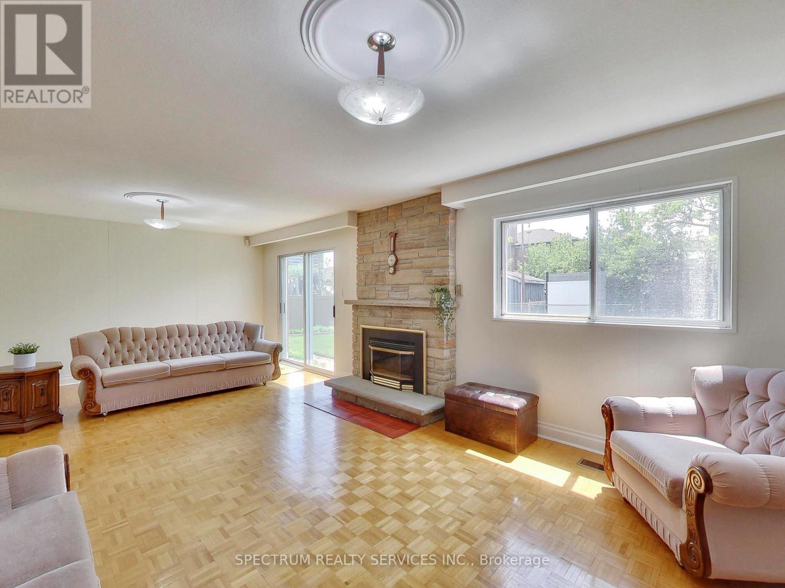 56 BLACKSMITH CRESCENT - 24