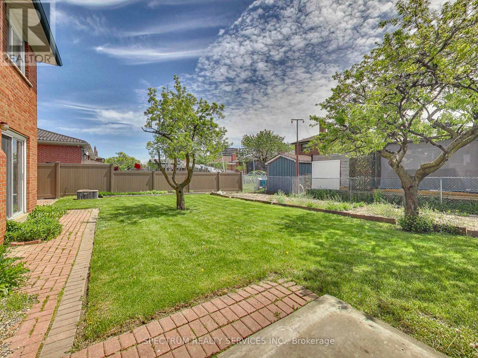 56 BLACKSMITH CRESCENT - 31