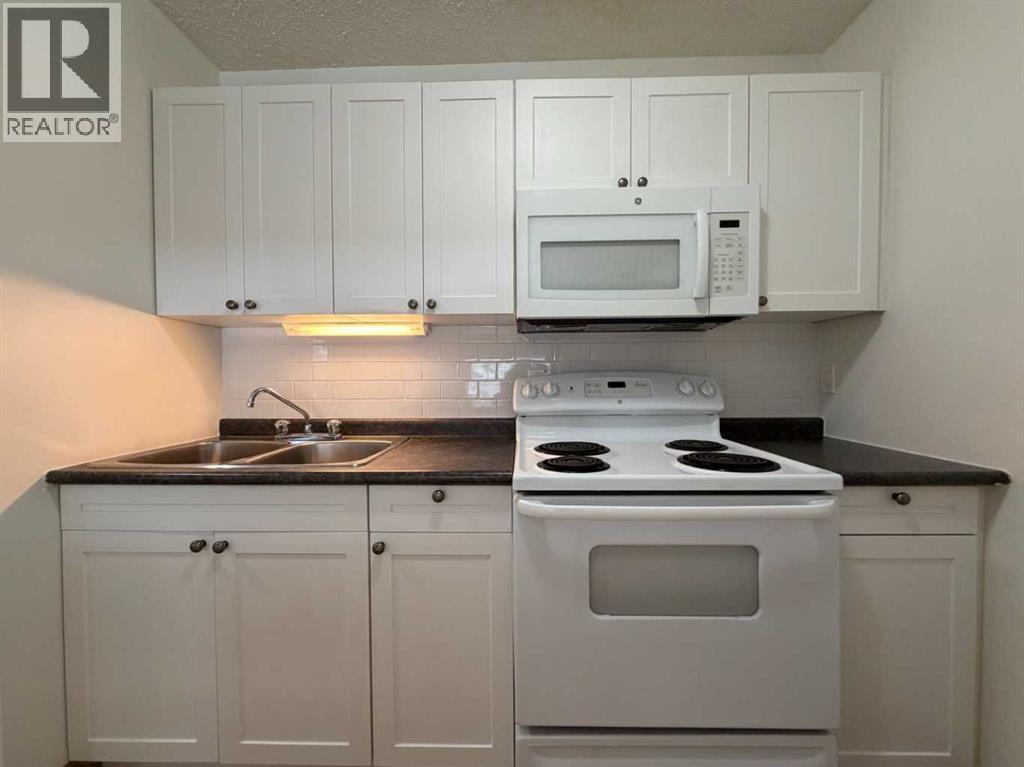 223, 14921 Macdonald Drive - photo 2