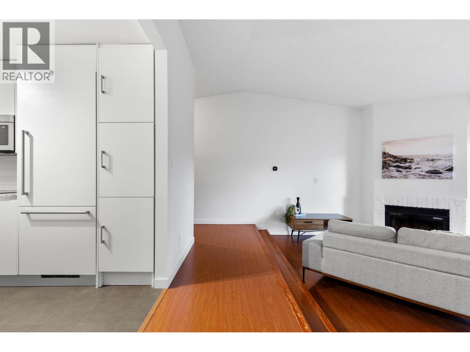 #340-8500 ACKROYD Road, Richmond