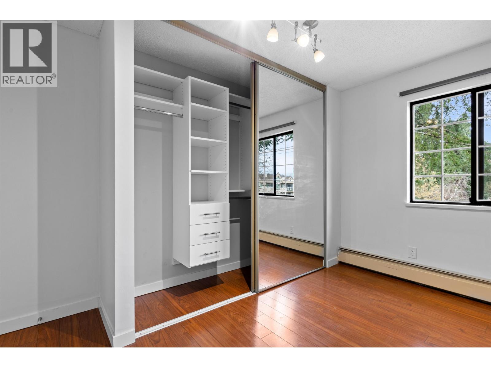 #340-8500 ACKROYD Road, Richmond