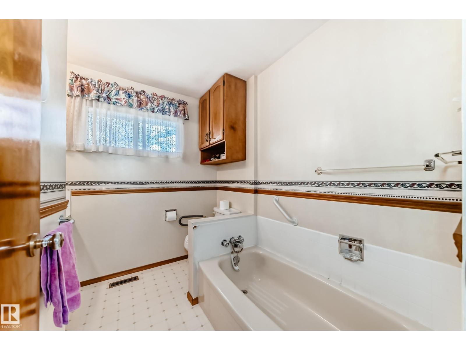 16331 109 AV NW - 20