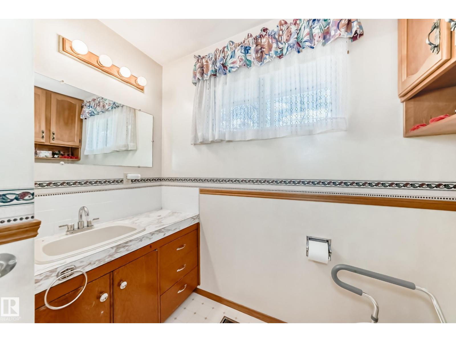 16331 109 AV NW - 21