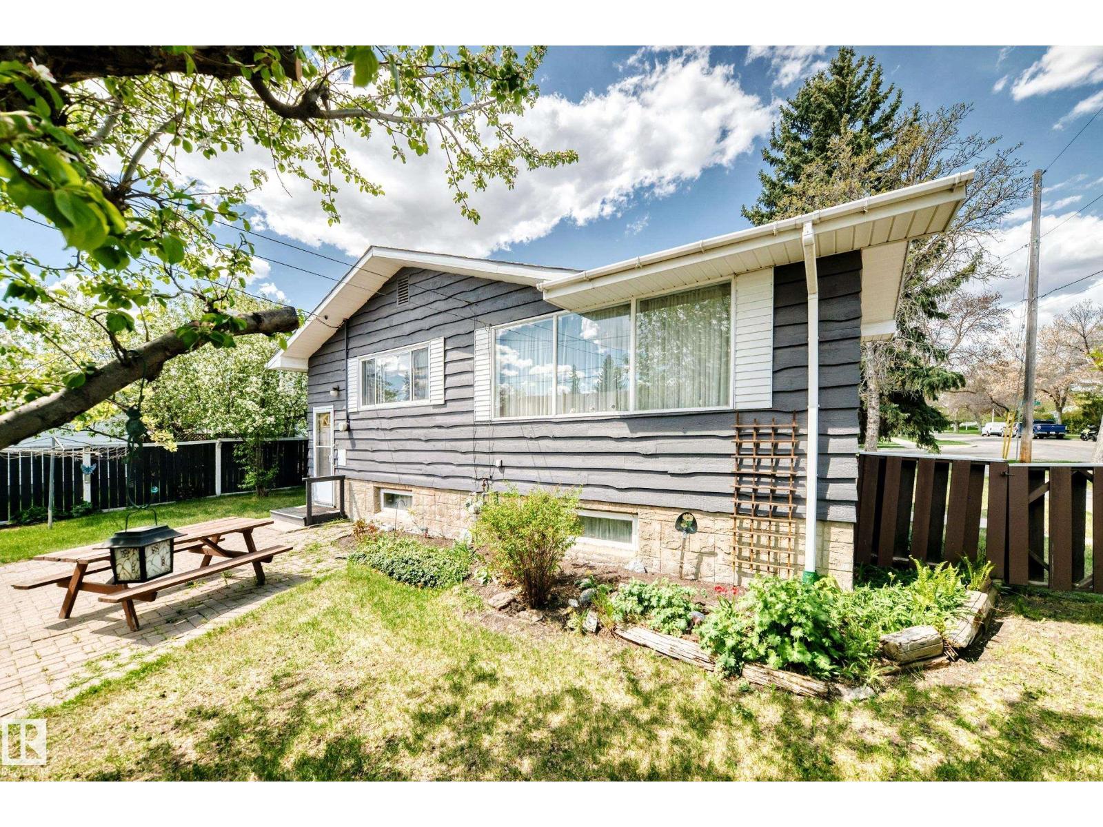 16331 109 AV NW - 30